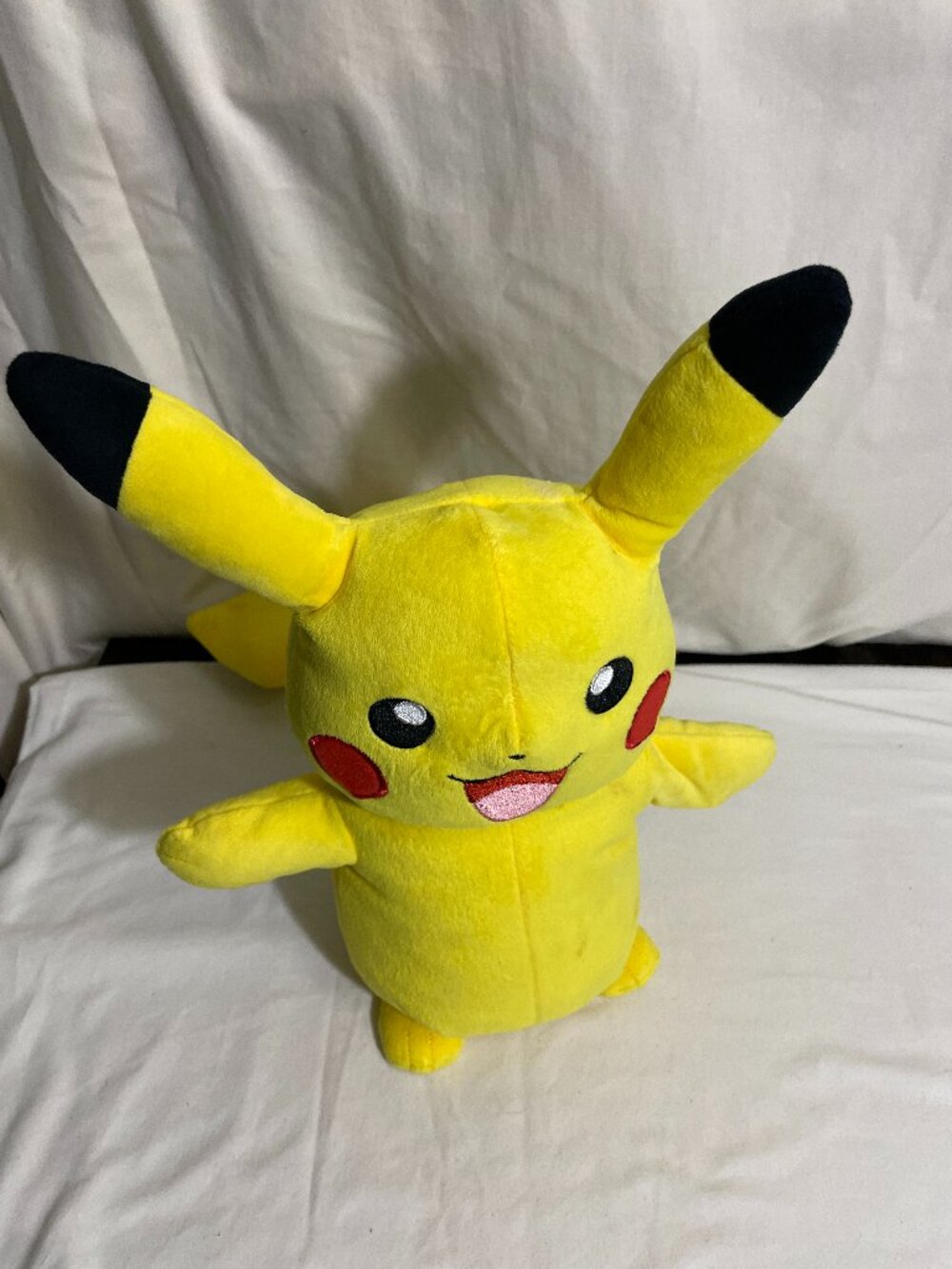Pokemon Pikachu Light Up Plush 13" Stuffed Toy 2021 Nintendo Works Read